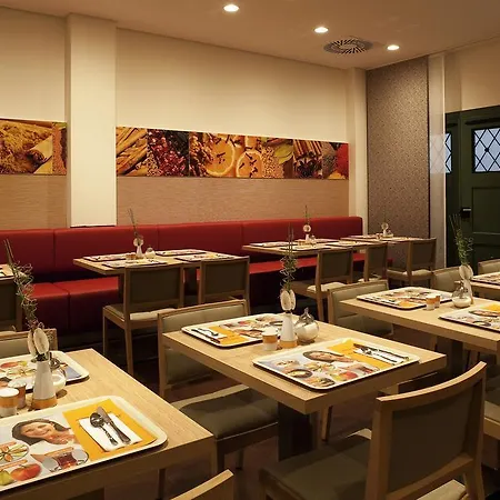 卡尔斯鲁豪斯班霍夫宜必思酒店