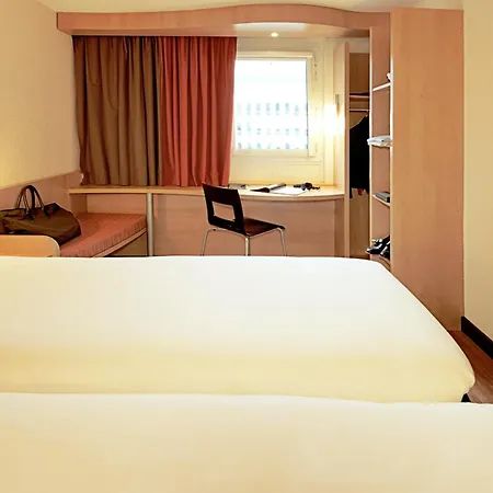 Ibis Hauptbahnhof كارلسروه