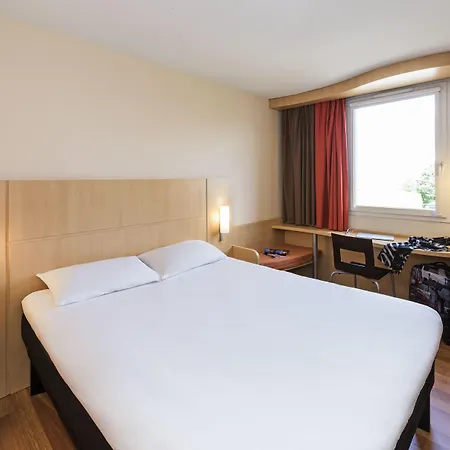 Ibis Hauptbahnhof Otel