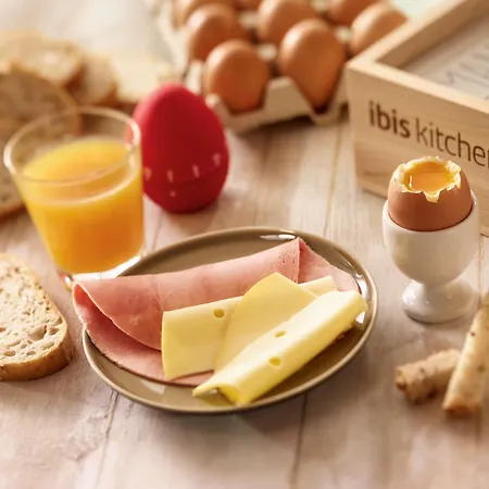 Otel Ibis Hauptbahnhof 3*