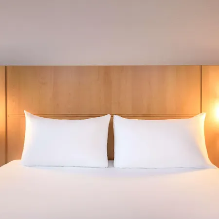 卡尔斯鲁豪斯班霍夫宜必思酒店