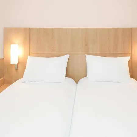 Ibis Hauptbahnhof קרלסרוהה