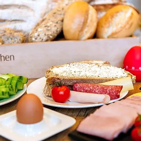 Ibis Hauptbahnhof Otel 3*