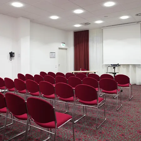 Otel Ibis Hauptbahnhof 3*