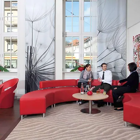 Ibis Hauptbahnhof Otel