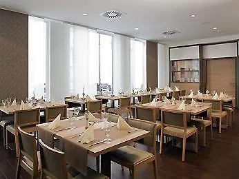 Ibis Hauptbahnhof Hotell 3*